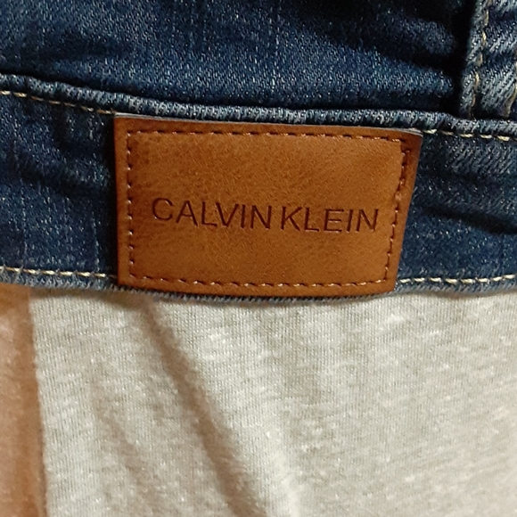 Calvin Klein crop Jean Jacket - Picture 6 of 12